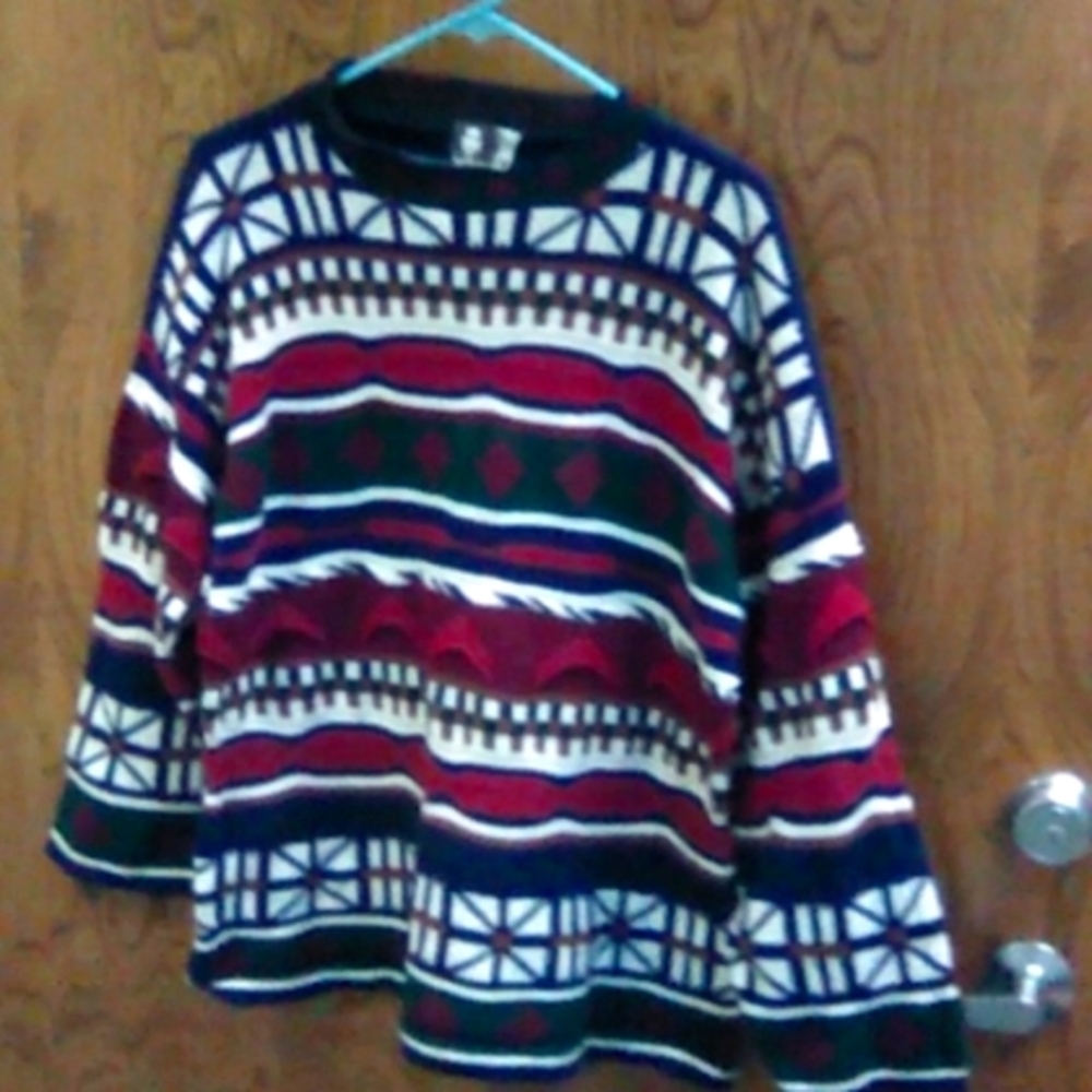 Knitted long sleeve sweater